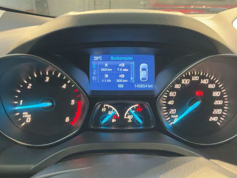 Ford Kuga 2.0 TDCi Titanium 2015 – снимка 19