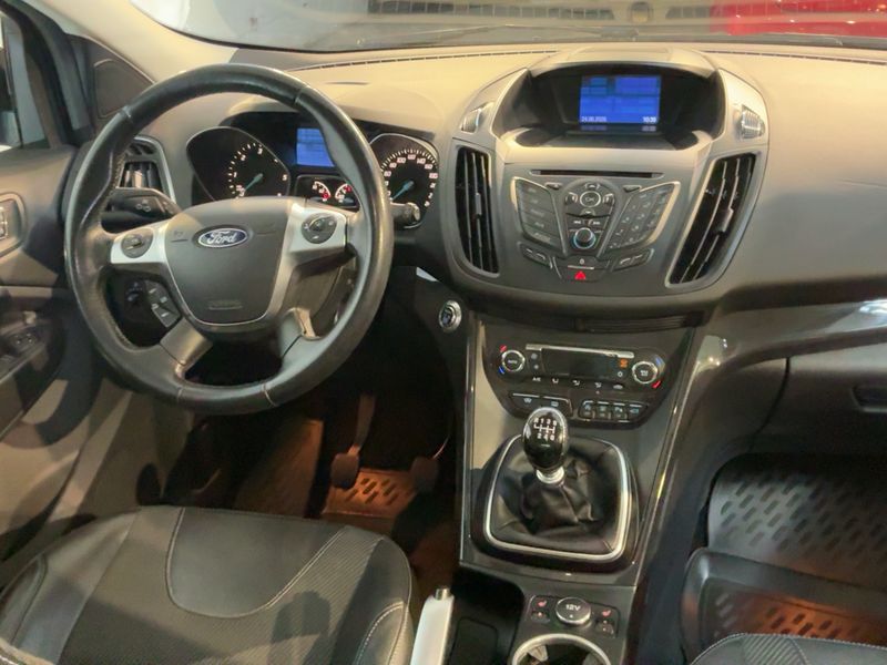 Ford Kuga 2.0 TDCi Titanium 2015 – снимка 18