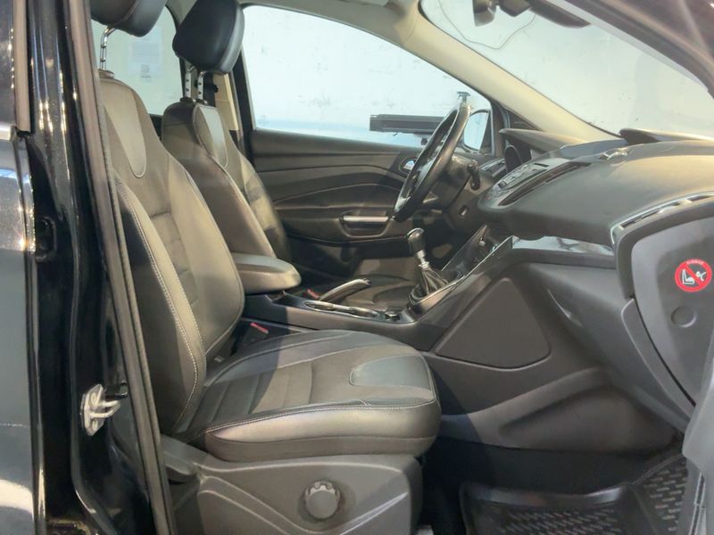 Ford Kuga 2.0 TDCi Titanium 2015 – снимка 17