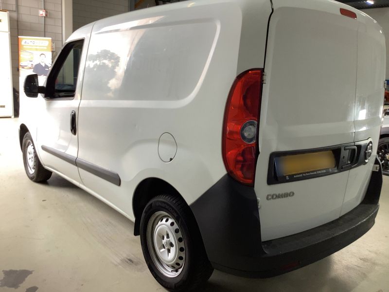 Opel Combo 1.3 CDTI Kasten L1H1 2,2t 2018 – снимка на щета