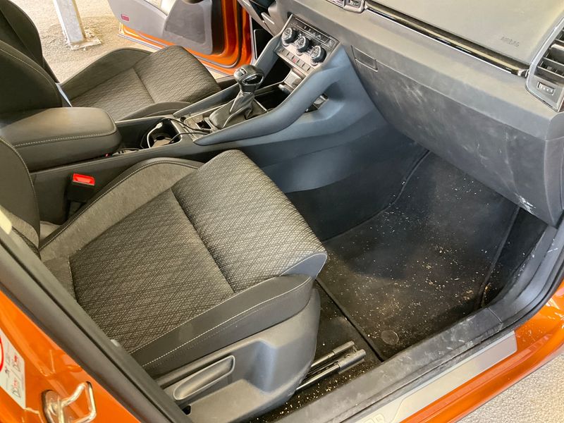 Skoda Karoq 2.0 TDI Style 2023 – снимка 29