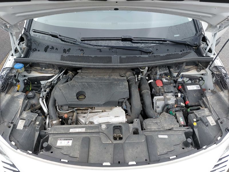 Peugeot 3008 1.6 Hybrid Allure Pack 2022 – снимка 8