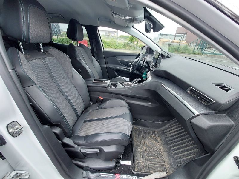 Peugeot 3008 1.6 Hybrid Allure Pack 2022 – снимка 10
