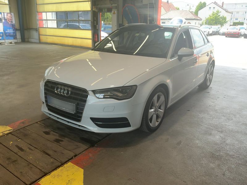 Audi A3 Sportback 2.0 TDI Ambition 2015 – снимка 1