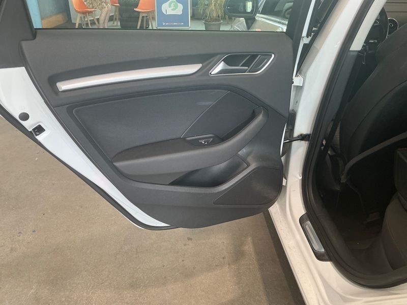 Audi A3 Sportback 2.0 TDI Ambition 2015 – снимка 26