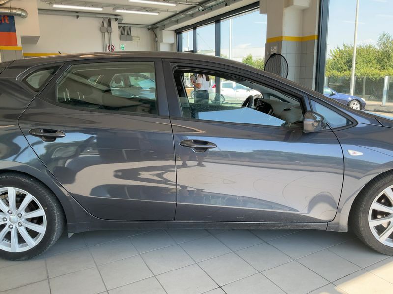 Kia cee'd 1.6 CRDi Active 2016 – снимка 10