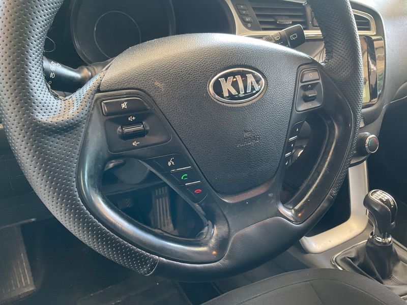 Kia cee'd 1.6 CRDi Active 2016 – снимка 23