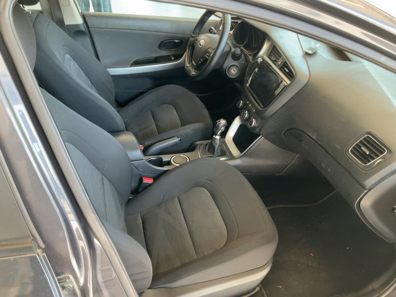 Kia cee'd 1.6 CRDi Active 2016 – снимка 16