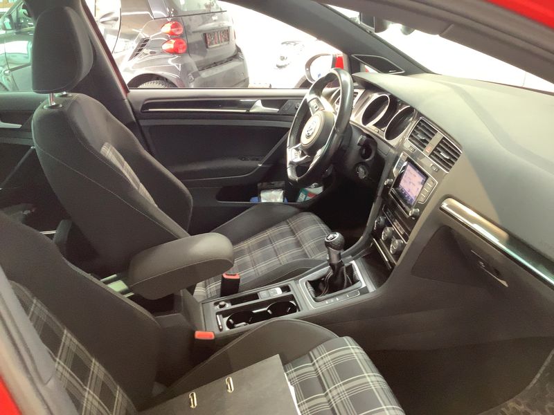 Volkswagen Golf VII 2.0 TDI GTD BlueMotion Tech 2013 – снимка 17