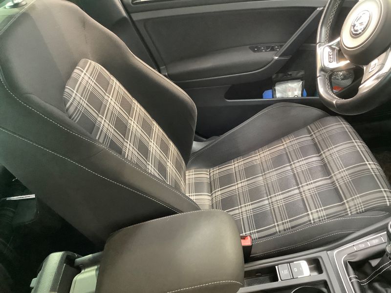Volkswagen Golf VII 2.0 TDI GTD BlueMotion Tech 2013 – снимка 29