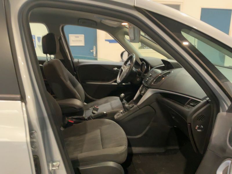 Opel Zafira Tourer 1.6 CDTI Business Connect 2016 – снимка 16