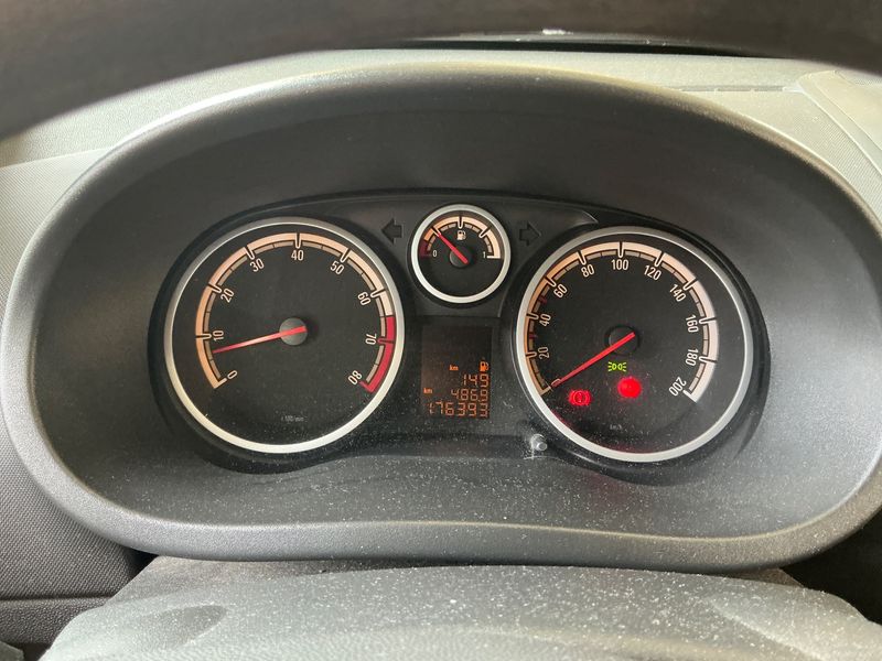 Opel Corsa 1.2 Edition 2011 – снимка 4