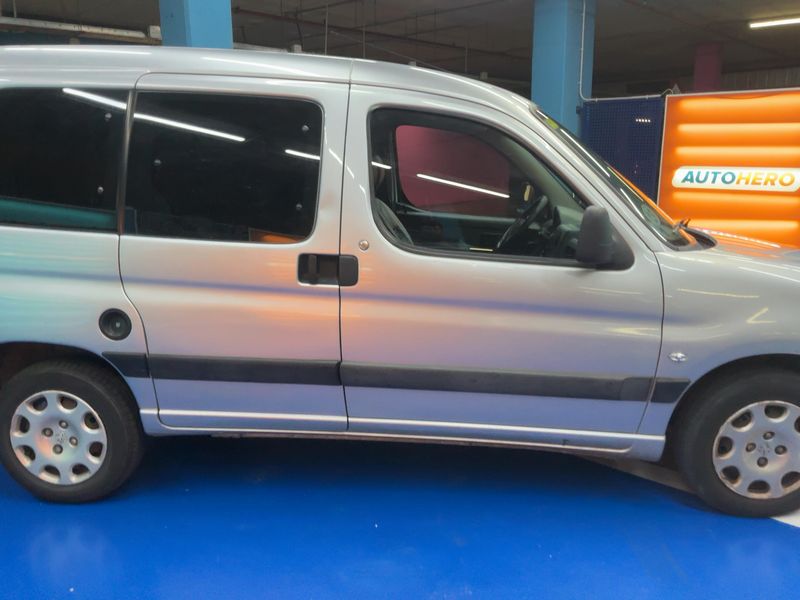 Peugeot Partner 1.6 HDi Access 2011 – снимка 10