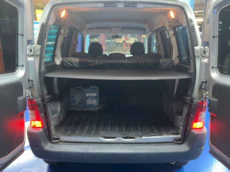 Peugeot Partner 1.6 HDi Access 2011 – снимка 15