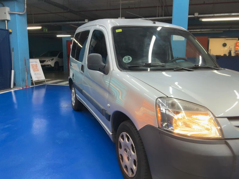Peugeot Partner 1.6 HDi Access 2011 – снимка 12