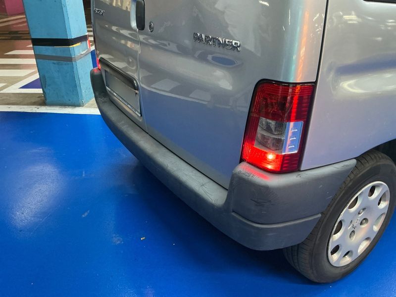 Peugeot Partner 1.6 HDi Access 2011 – снимка 30