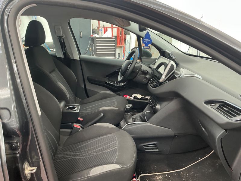 Peugeot 208 1.6 HDi Active 2013 – снимка 3
