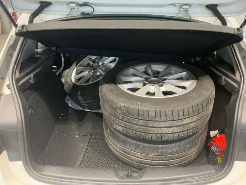 BMW 1er 120i Advantage 2018 – снимка 16