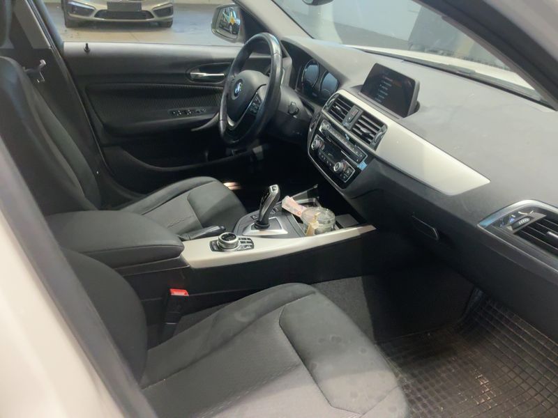 BMW 1er 120i Advantage 2018 – снимка 17