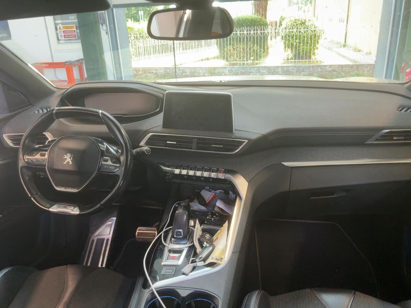 Peugeot 3008 1.6 Blue-HDi GT Line 2018 – снимка 17