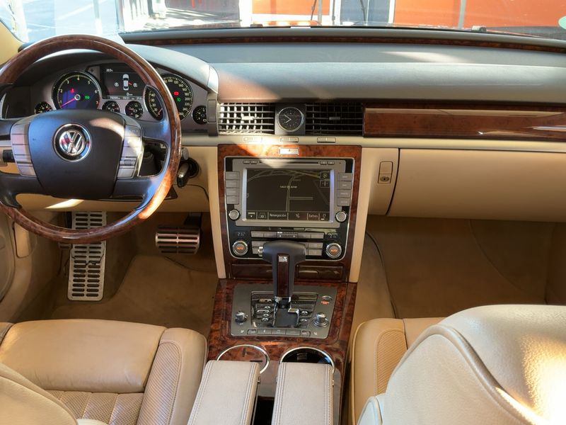 Volkswagen Phaeton 3.6 V6 FSI 4Motion 2011 – снимка 17