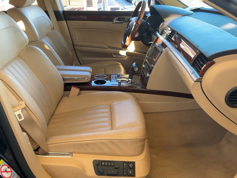 Volkswagen Phaeton 3.6 V6 FSI 4Motion 2011 – снимка 16