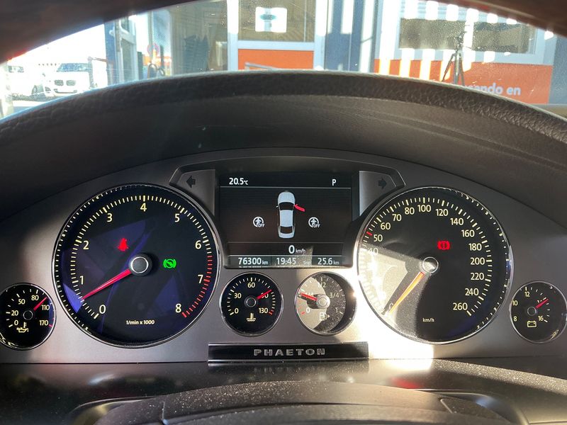 Volkswagen Phaeton 3.6 V6 FSI 4Motion 2011 – снимка 18