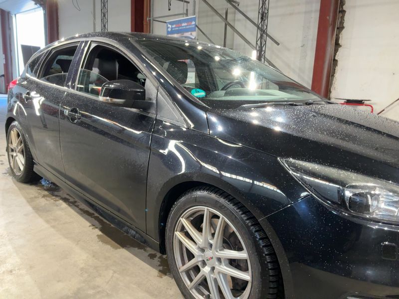 Ford Focus 2.0 EcoBoost ST 2015 – снимка 12
