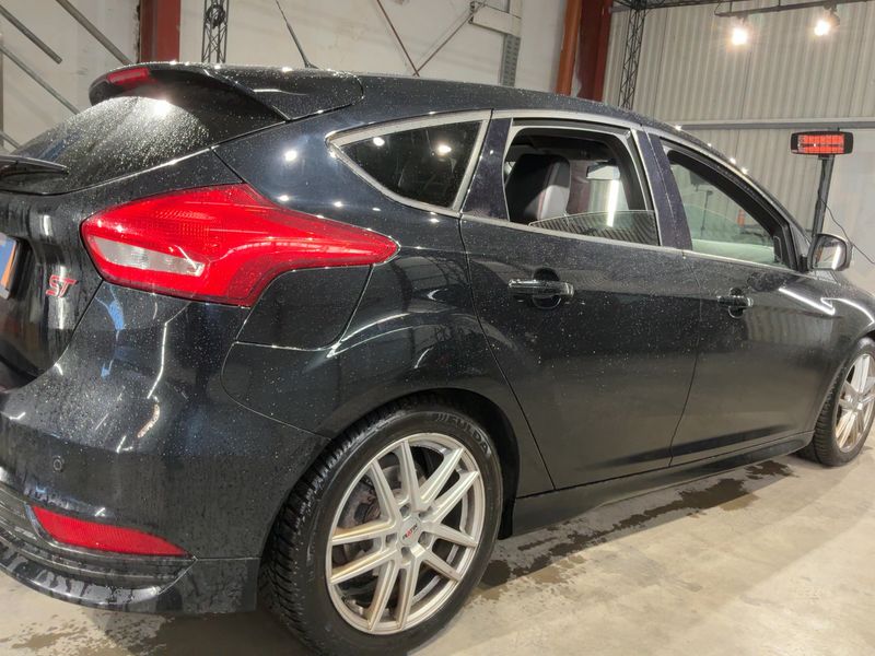 Ford Focus 2.0 EcoBoost ST 2015 – снимка 8