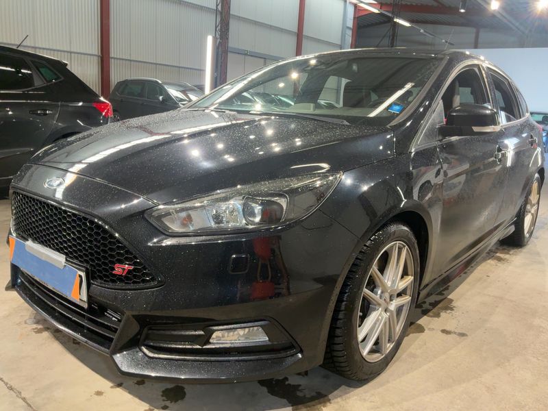 Ford Focus 2.0 EcoBoost ST 2015 – снимка 1