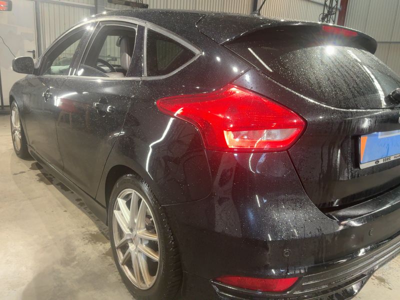 Ford Focus 2.0 EcoBoost ST 2015 – снимка 6