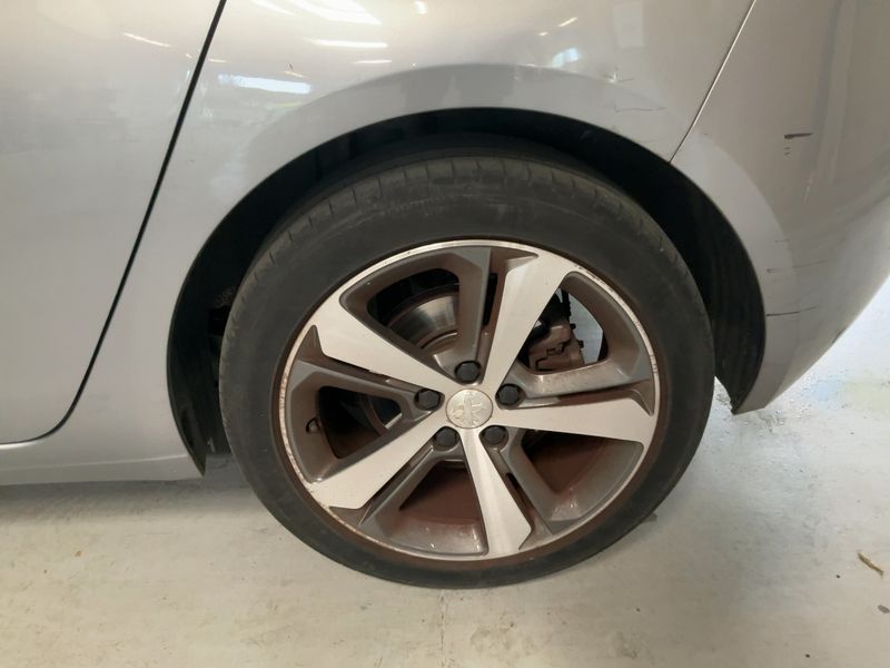 Peugeot 308 1.2 e-THP Allure 2015 – снимка 5