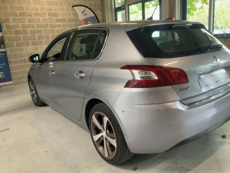 Peugeot 308 1.2 e-THP Allure 2015 – снимка 6