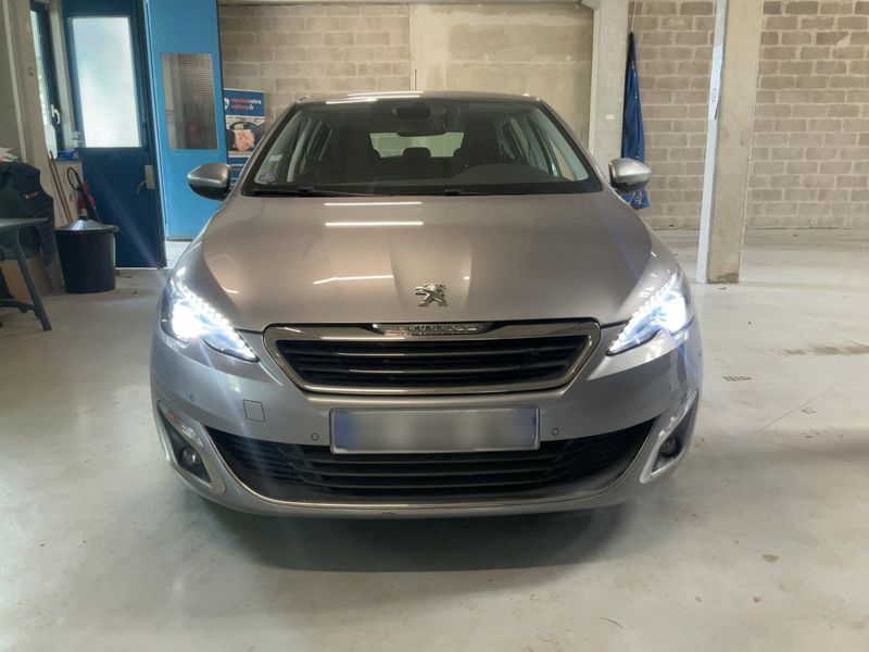 Peugeot 308 1.2 e-THP Allure 2015 – снимка 14