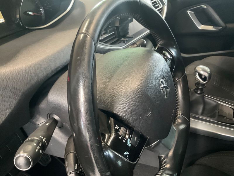 Peugeot 308 1.2 e-THP Allure 2015 – снимка 28
