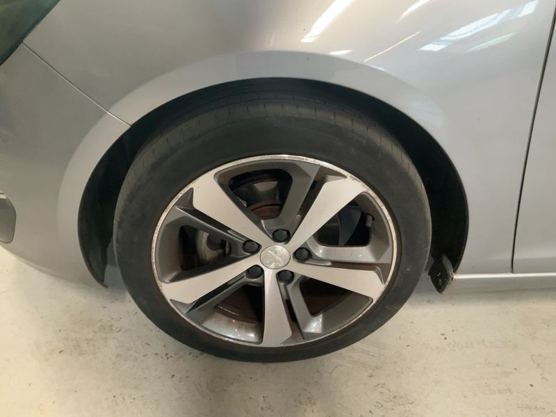 Peugeot 308 1.2 e-THP Allure 2015 – снимка 3