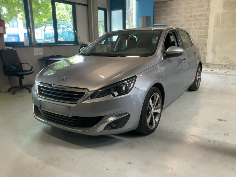 Peugeot 308 1.2 e-THP Allure 2015 – снимка 1