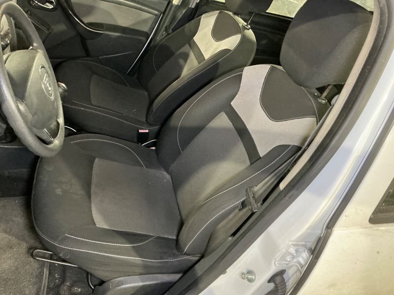 Dacia Duster 1.5 dCi Laureate 4x2 2016 – снимка 38