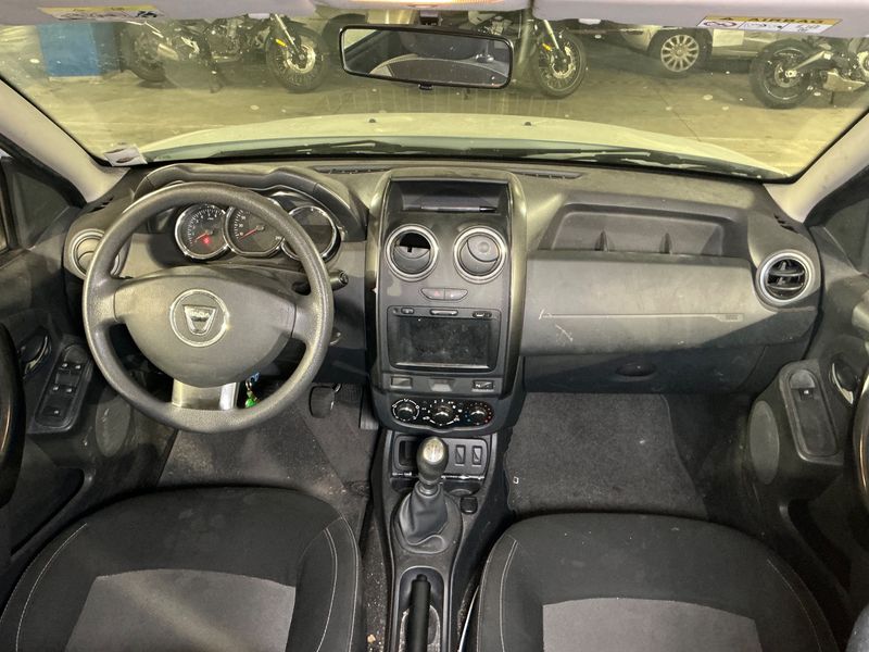 Dacia Duster 1.5 dCi Laureate 4x2 2016 – снимка 17