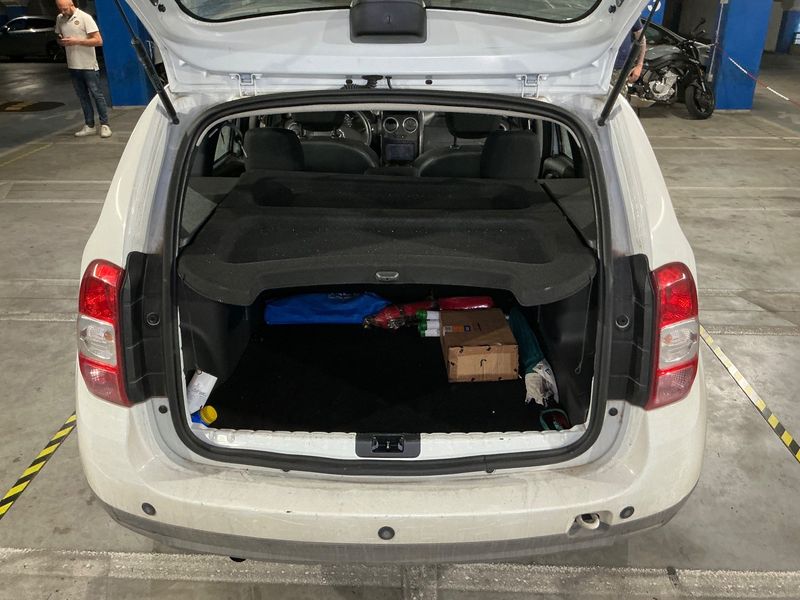 Dacia Duster 1.5 dCi Laureate 4x2 2016 – снимка 15