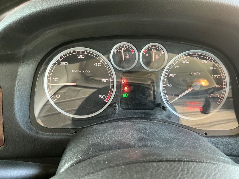 Peugeot 307 2.0 HDi Premium 2001 – снимка 4