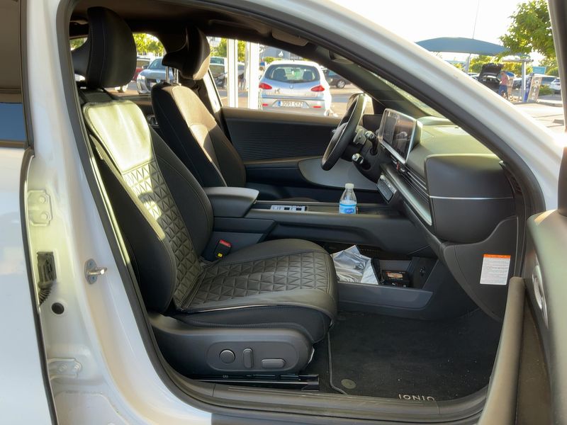 Hyundai IONIQ 6 electric drive 168 kW Techniq 2023 – снимка 16