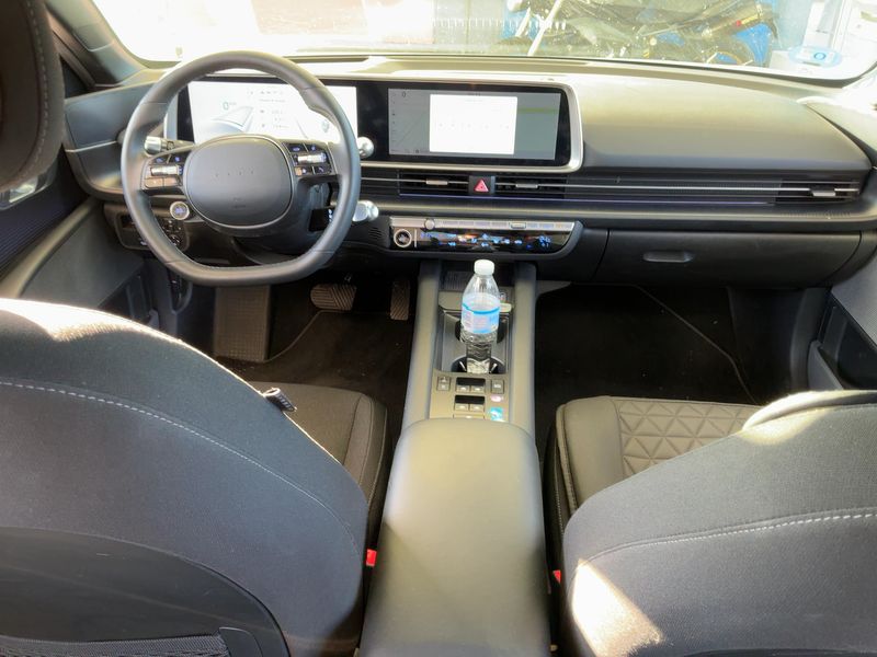 Hyundai IONIQ 6 electric drive 168 kW Techniq 2023 – снимка 17