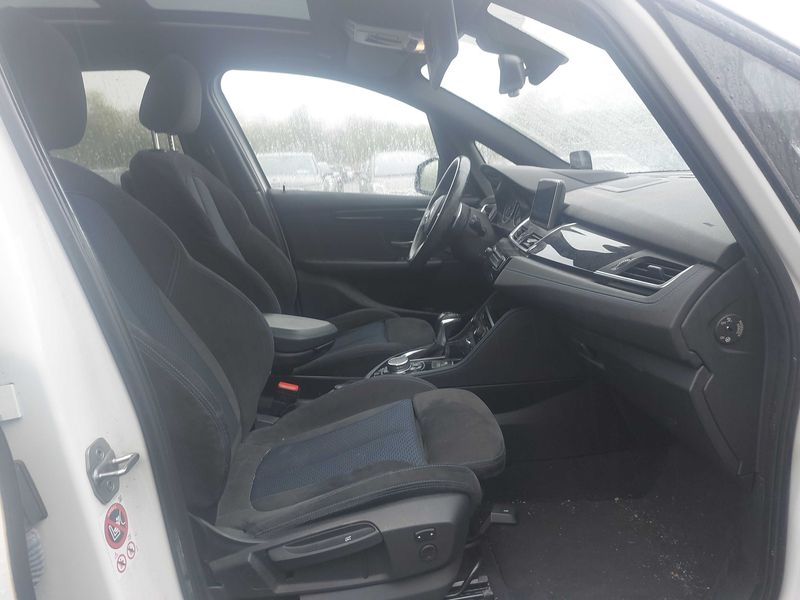 BMW 2er 220d Active Tourer xDrive Basis 2015 – снимка 10