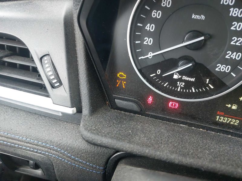 BMW 2er 220d Active Tourer xDrive Basis 2015 – снимка 32