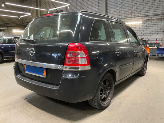 Opel Zafira 1.6 Classic 2013 – снимка 2