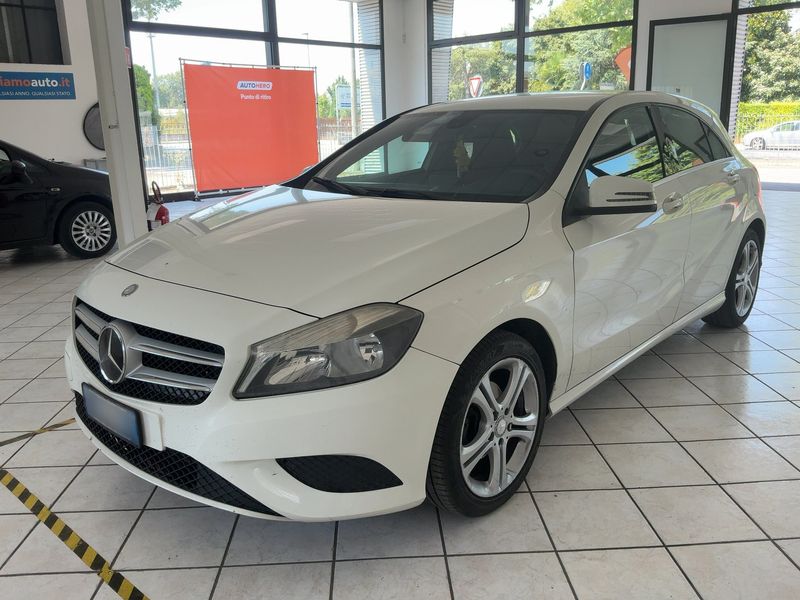 Mercedes-Benz A-Klasse A 180 CDI BlueEfficiency Urban 2013 – снимка 1