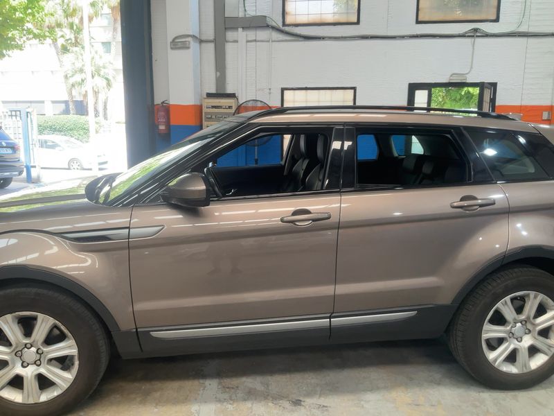 Land Rover Evoque 2.0 Td4 SE 2015 – снимка 4