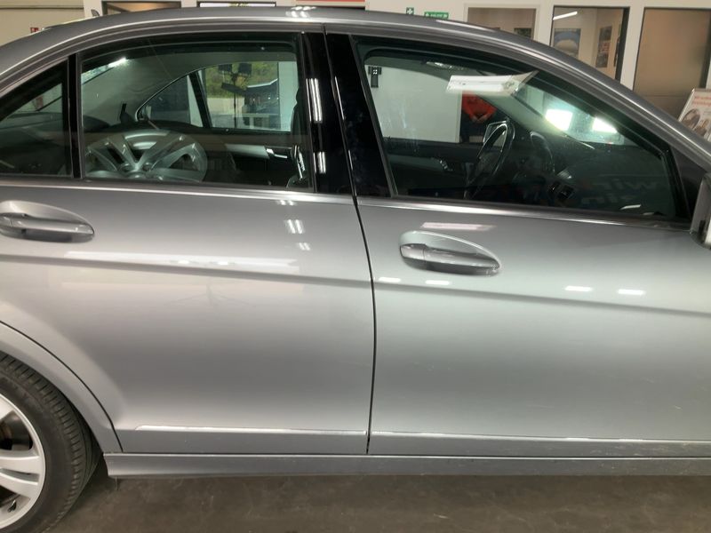 Mercedes-Benz C-Klasse C 350 CDI BlueEfficiency Avantgarde 2010 – снимка 10