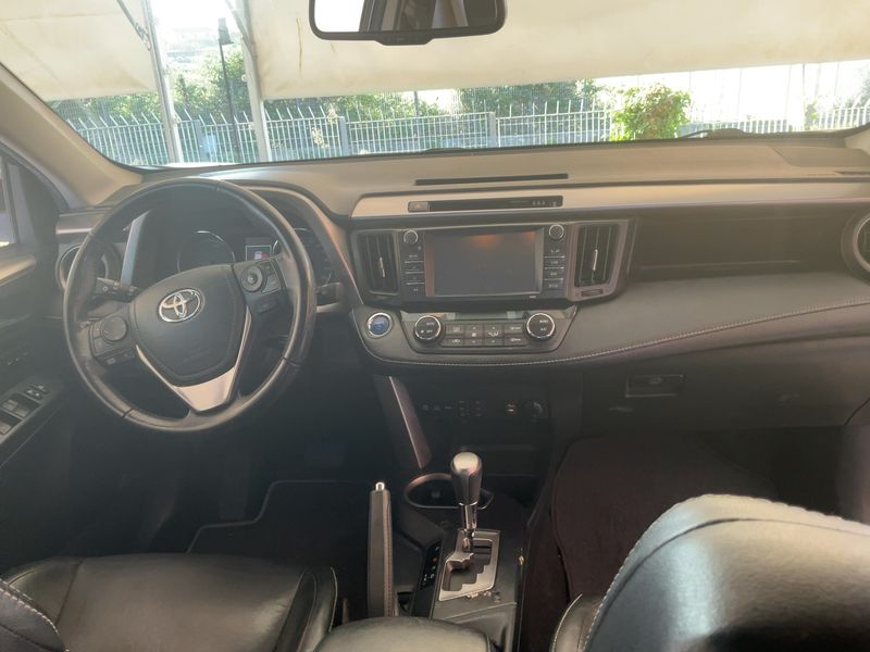 Toyota RAV 4 2.5 Hybrid Lounge 2017 – снимка 17